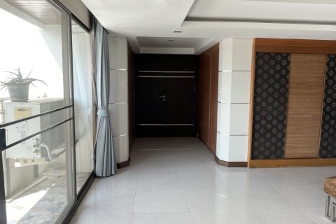 Condo in Watthana, Bangkok, Thailand, 3 bedrooms № 152025 - photo 6