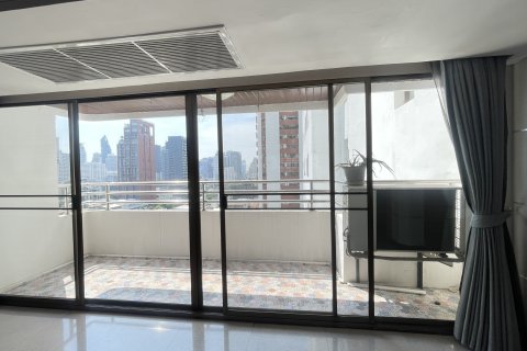 Condo in Watthana, Bangkok, Thailand, 3 bedrooms № 152025 - photo 21