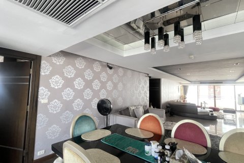 Condo in Watthana, Bangkok, Thailand, 3 bedrooms № 152025 - photo 7