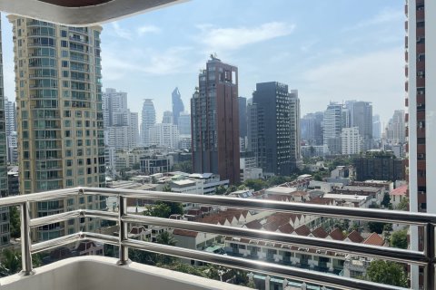Condo in Watthana, Bangkok, Thailand, 3 bedrooms № 152025 - photo 22