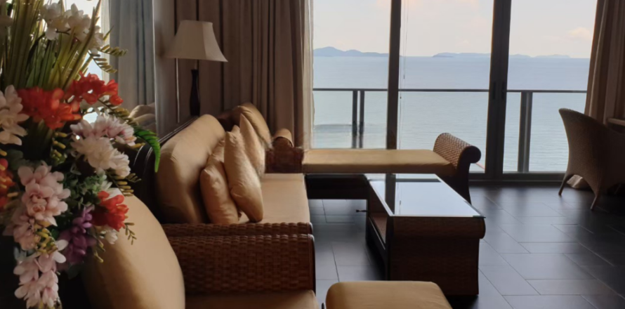 Condo in Pattaya, Thailand, 2 bedrooms  № 152030