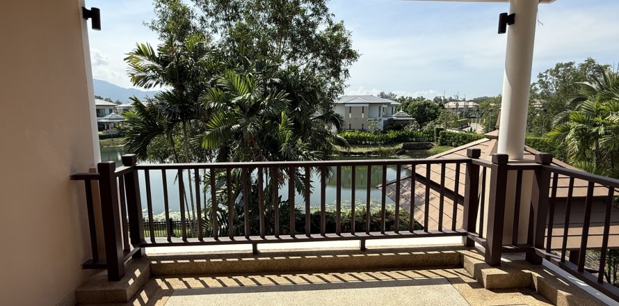 Townhouse in Phuket, Thailand 5 bedrooms № 152024