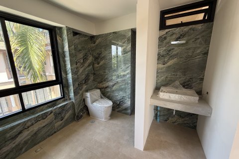 Townhouse in Phuket, Thailand 5 bedrooms № 152024 - photo 13