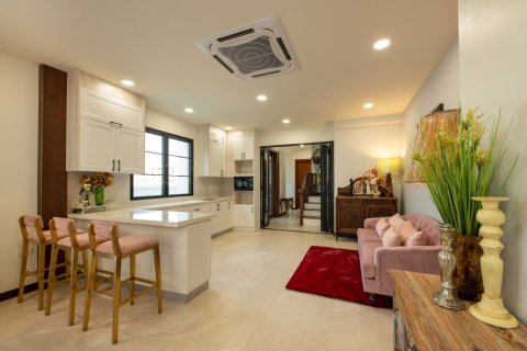 Дом в Чиангмае, Таиланд с 4 спальнями № 162528 - фото 5