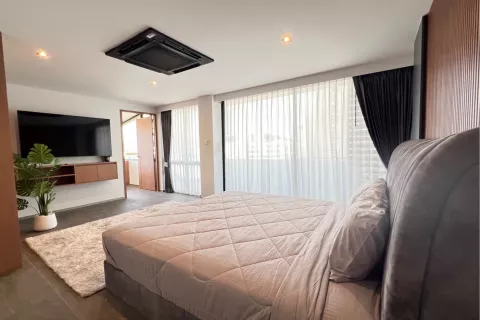 Penthouse in Pattaya, Thailand 5 bedrooms № 141407 - photo 20