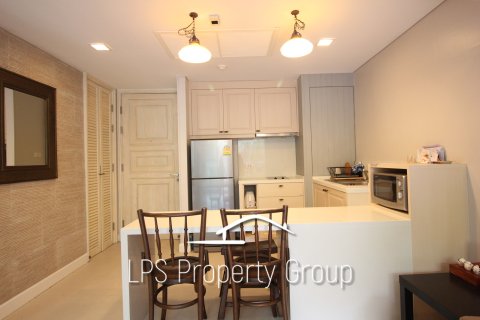 Condo in Hua Hin, Thailand, 1 bedroom  № 168833 - photo 14