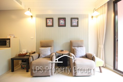 Condo in Hua Hin, Thailand, 1 bedroom  № 168833 - photo 11