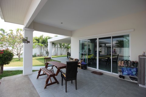 Villa in Hua Hin, Thailand 3 bedrooms № 168832 - photo 1