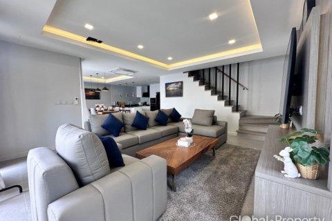 House in Pattaya, Thailand 4 bedrooms № 153746 - photo 5