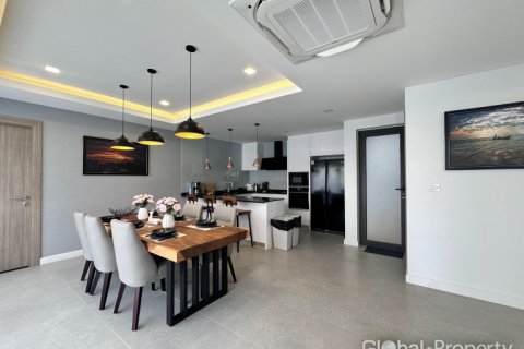 House in Pattaya, Thailand 4 bedrooms № 153746 - photo 6