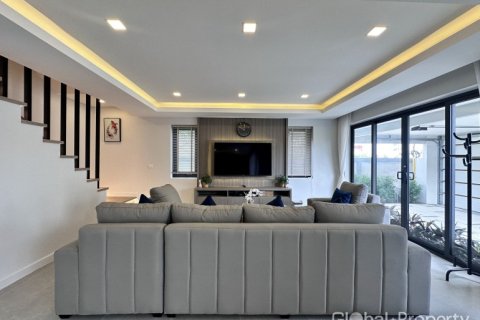 House in Pattaya, Thailand 4 bedrooms № 153746 - photo 3
