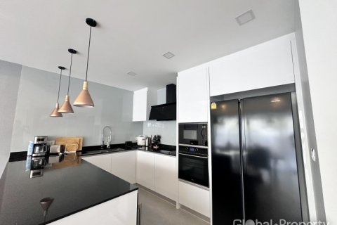 House in Pattaya, Thailand 4 bedrooms № 153746 - photo 8