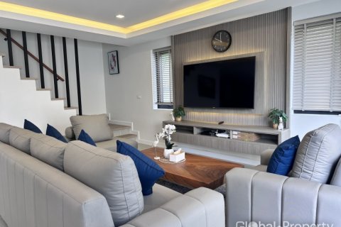 House in Pattaya, Thailand 4 bedrooms № 153746 - photo 4