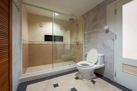 Кондоминиум с 2 спальнями в Банг Раке, Бангкок, Таиланд № 144685 - фото 12