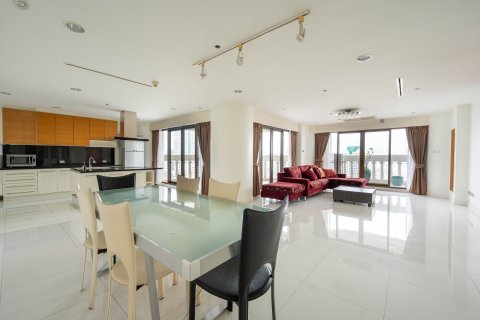 Кондоминиум с 2 спальнями в Банг Раке, Бангкок, Таиланд № 144685 - фото 1