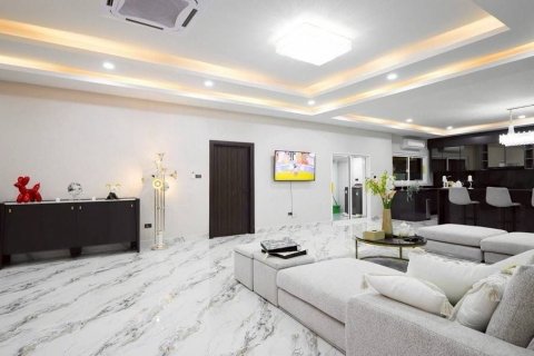 Villa à Pattaya, Thaïlande 7 chambres № 144690 - photo 2