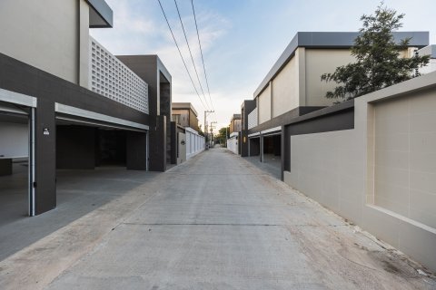 Вилла в Паттайе, Таиланд с 6 спальнями  № 172276 - фото 3