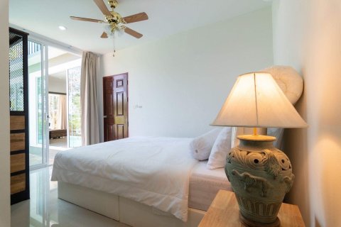 Villa in Phuket, Thailand 3 bedrooms № 155110 - photo 12