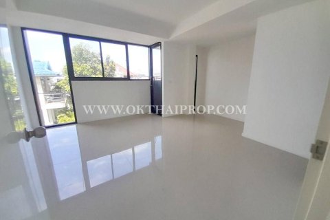 Townhouse in Nonthaburi, Thailand 3 bedrooms № 155112 - photo 11
