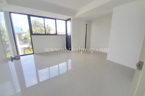 Townhouse in Nonthaburi, Thailand 3 bedrooms № 155112 - photo 5