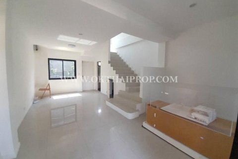 Townhouse in Nonthaburi, Thailand 3 bedrooms № 155112 - photo 8
