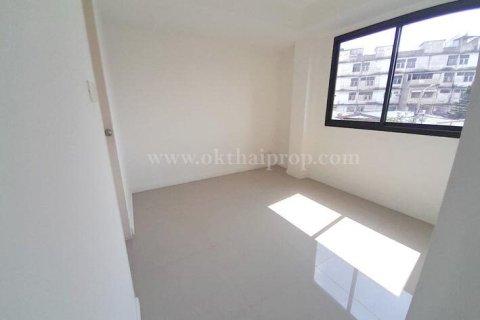 Townhouse in Nonthaburi, Thailand 3 bedrooms № 155112 - photo 8