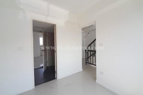 Townhouse in Nonthaburi, Thailand 3 bedrooms № 155112 - photo 10