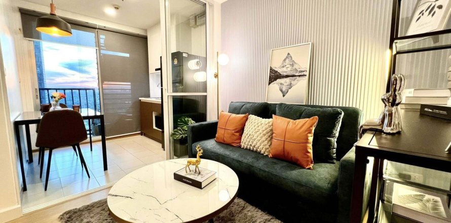 Studio in the Condo in Watthana, Bangkok, Thailand № 155106