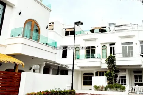 Casa de 3 dormitorios en Pattaya, Tailandia № 213202 - foto 21