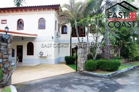 Casa de 3 dormitorios en Pattaya, Tailandia № 213205 - foto 3