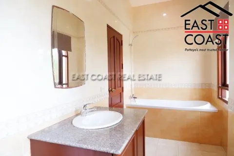 Casa de 3 dormitorios en Pattaya, Tailandia № 213205 - foto 16