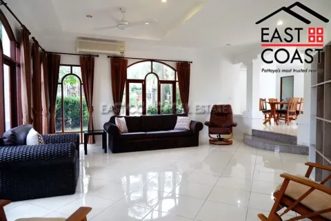 Casa de 3 dormitorios en Pattaya, Tailandia № 213205 - foto 8