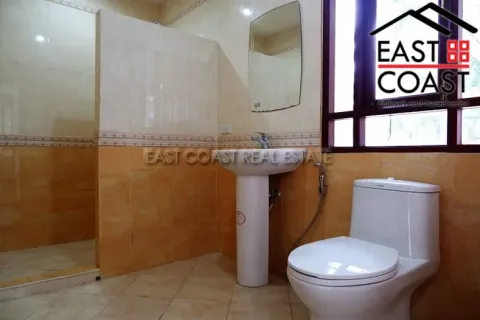Casa de 3 dormitorios en Pattaya, Tailandia № 213205 - foto 13
