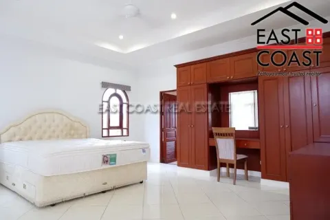 Casa de 3 dormitorios en Pattaya, Tailandia № 213205 - foto 14