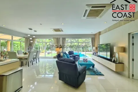 Casa de 3 dormitorios en Pattaya, Tailandia № 213201 - foto 8