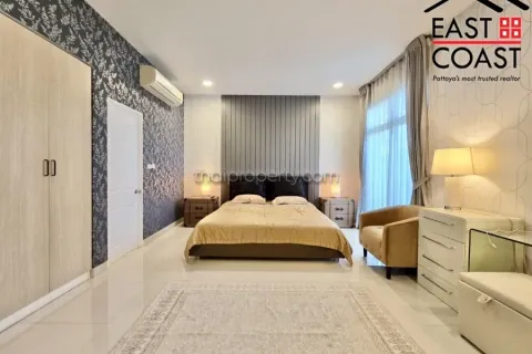 Casa de 3 dormitorios en Pattaya, Tailandia № 213201 - foto 4