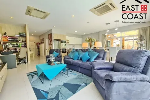 Casa de 3 dormitorios en Pattaya, Tailandia № 213201 - foto 10