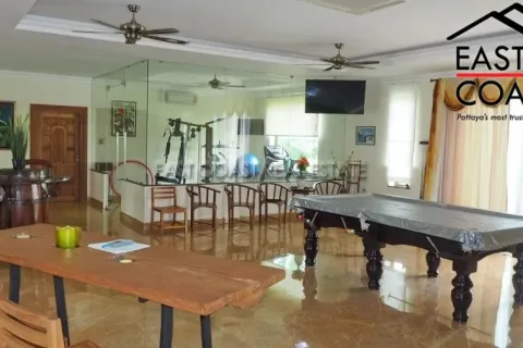 Casa de 4 dormitorios en Pattaya, Tailandia № 213203 - foto 12