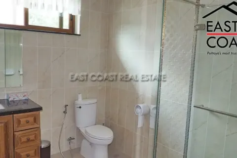 Casa de 4 dormitorios en Pattaya, Tailandia № 213203 - foto 17