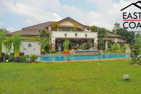 Casa de 4 dormitorios en Pattaya, Tailandia № 213203 - foto 3