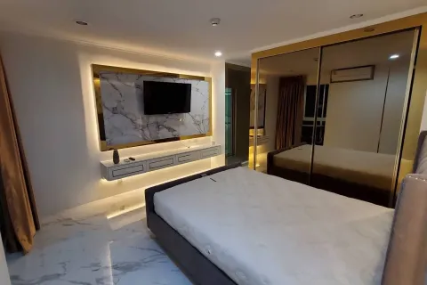 Studio in the Condo in Phra Khanong, Bangkok, Thailand  № 172020 - photo 2