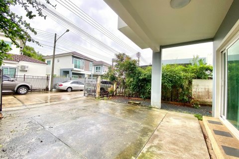 House in Phuket, Thailand 3 bedrooms № 138610 - photo 2