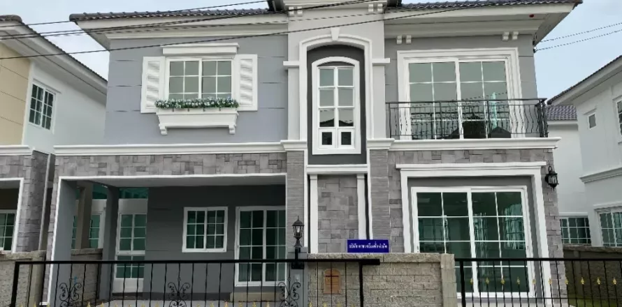 Дом в Фаси Чароене, Бангкок, Таиланд с 4 спальнями  № 138609