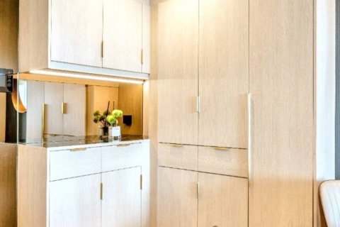 Condo in Bangkok, Thailand, 2 bedrooms  № 119230 - photo 10