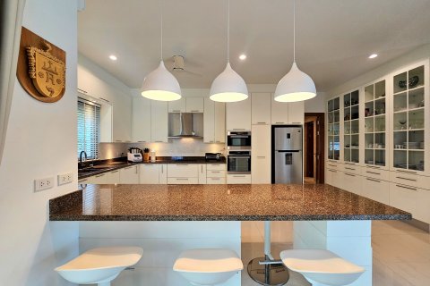 Maison à Hua Hin, Thaïlande 4 chambres № 136608 - photo 24