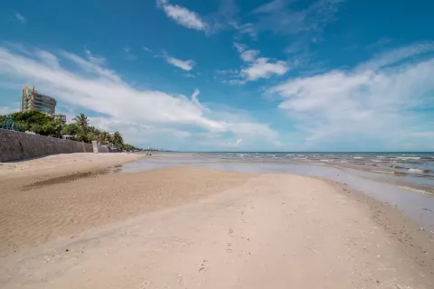 Кондоминиум с 2 спальнями в Хуа Хине, Таиланд № 136609 - фото 16
