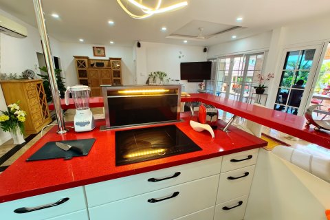 Villa in Hua Hin, Thailand 4 bedrooms № 157195 - photo 4