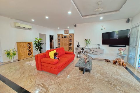 Villa in Hua Hin, Thailand 4 bedrooms № 157195 - photo 3