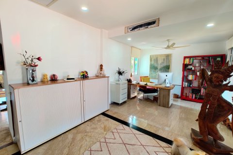 Villa in Hua Hin, Thailand 4 bedrooms № 157195 - photo 25