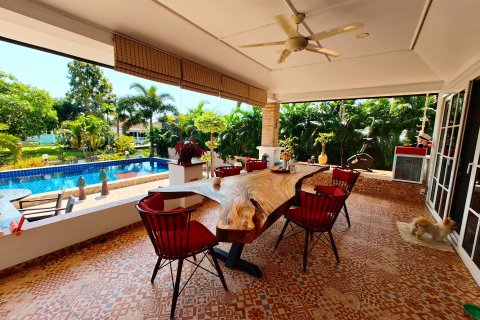 Villa in Hua Hin, Thailand 4 bedrooms № 157195 - photo 20